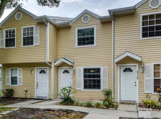 8536 J R Manor Dr, Tampa, FL 33634