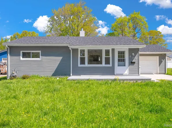 221 Guy St, Yale, MI 48097