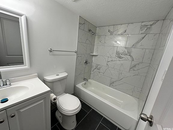 4th image of 346 E Redondo Ave Unit 1