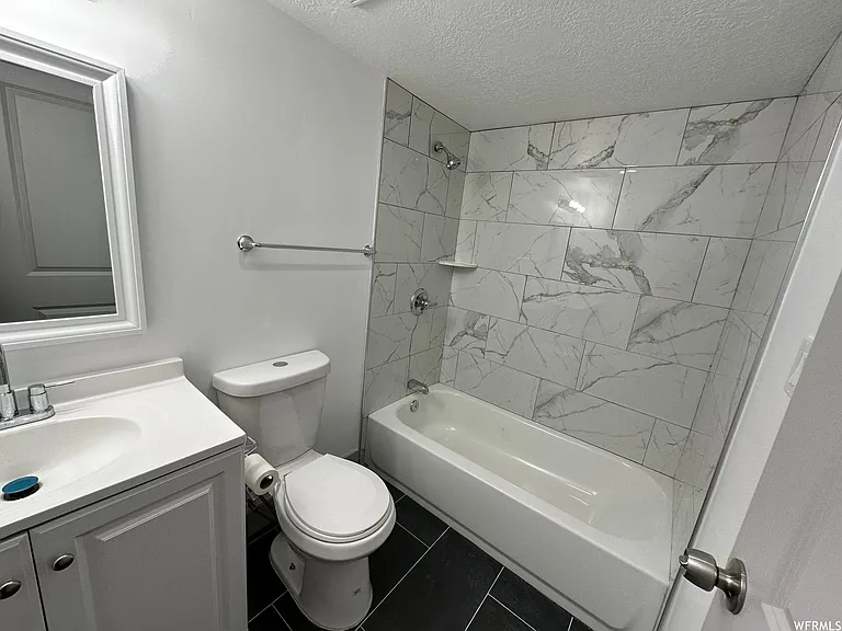 346 E Redondo Ave #1 — Photo 4
