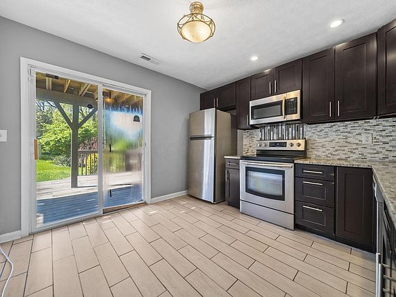 5th image of 405 Huber Village Blvd