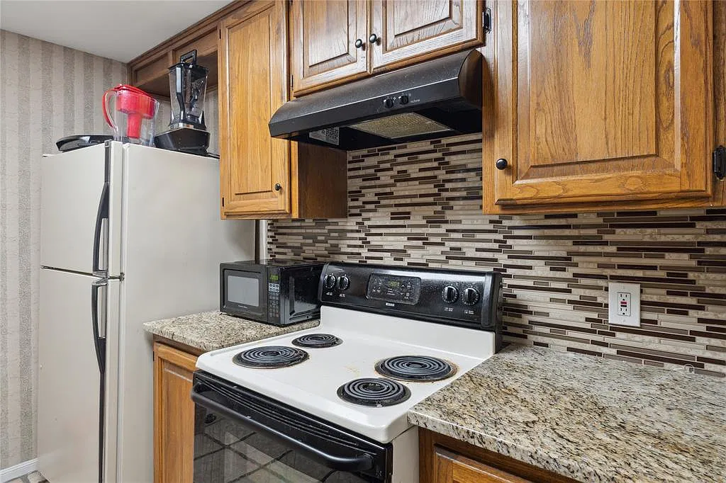 3 bed, 2.5 bath, 1172 sqft, $3,200 — Photo 4