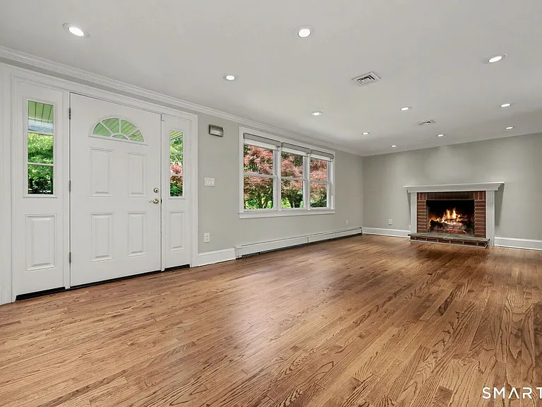 130 W Norwalk Rd — Photo 4