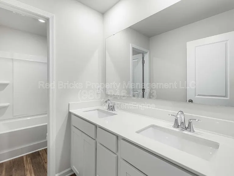 10154 Chatham Run Ln — Photo 23