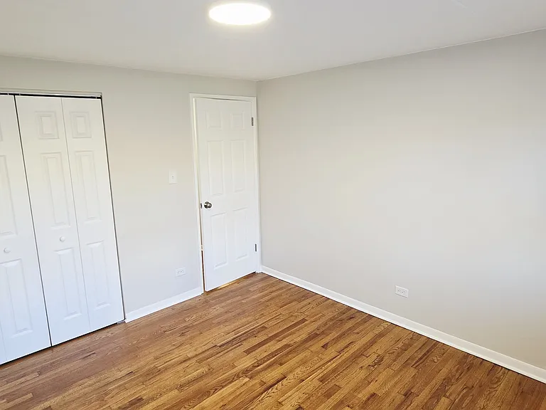 11011 - 13 South Lloyd Drive - #9 — Photo 10
