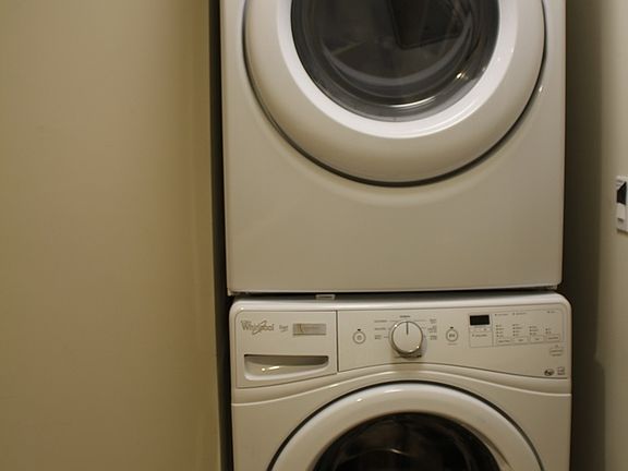 4th image of 524 Girard St #2