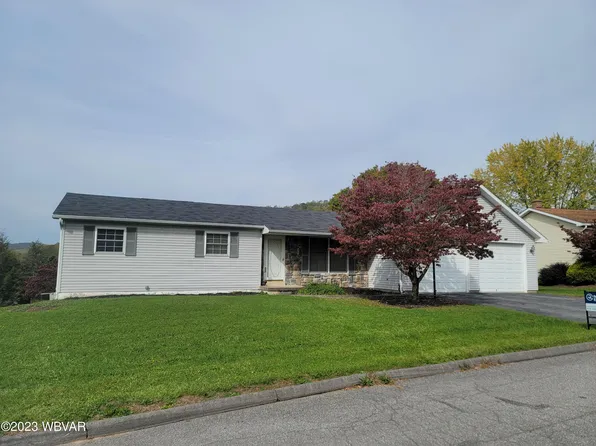 37 Aztec Ln, Williamsport, PA 17701