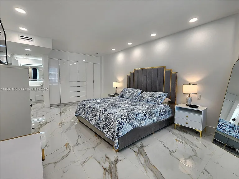 3505 S Ocean Dr #1509 — Photo 14