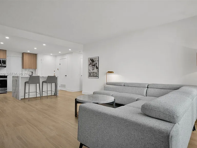 3505 S Ocean Dr #808 — Photo 4