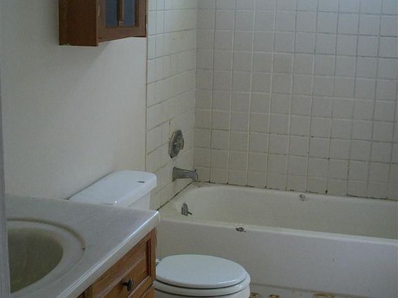 2nd image of 1001 Irene St