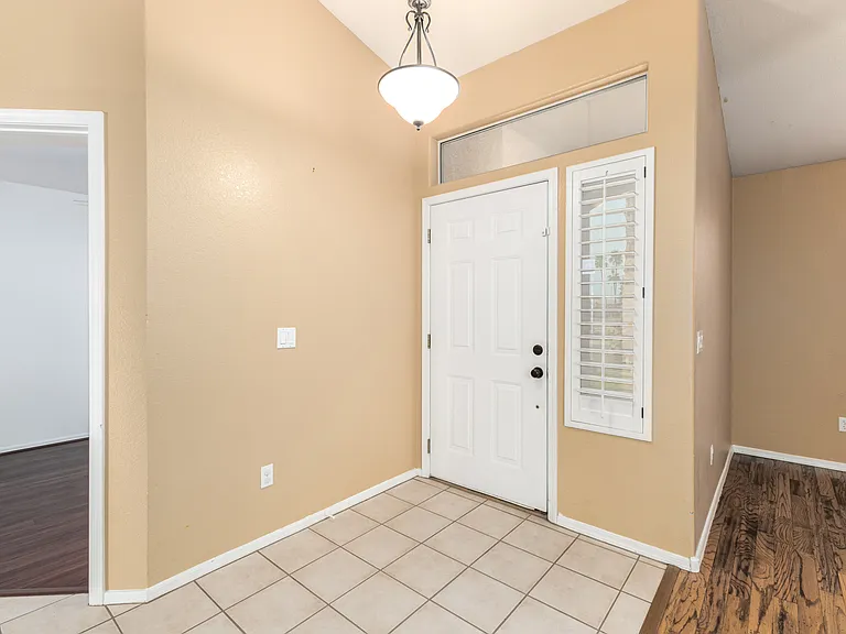 15221 N 87th Dr — Photo 9