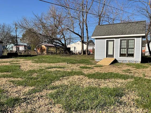 3 bed, 1250 sqft, $2,195 — Photo 4