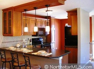 1694 Helena Rd N, Saint Paul, MN 55128