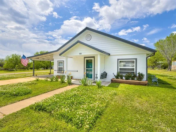 104 N Cedar Ave, Stroud, OK 74079