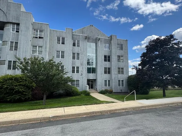 5207 Le Parc Dr APT 8, Wilmington, DE 19809