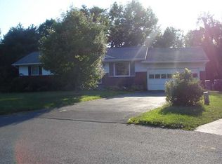 5 Kitty Ct, Rensselaer, NY 12144