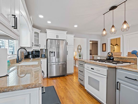 4th image of 5698 Marlin Dr