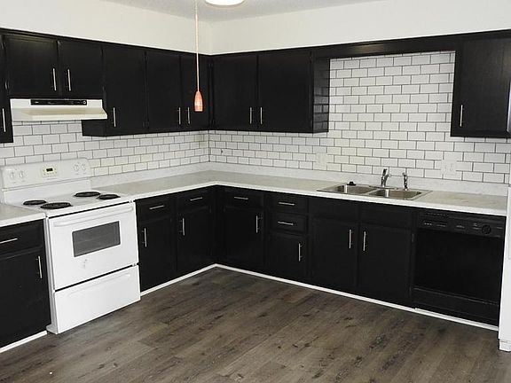 5th image of 7145 Sterling Ave