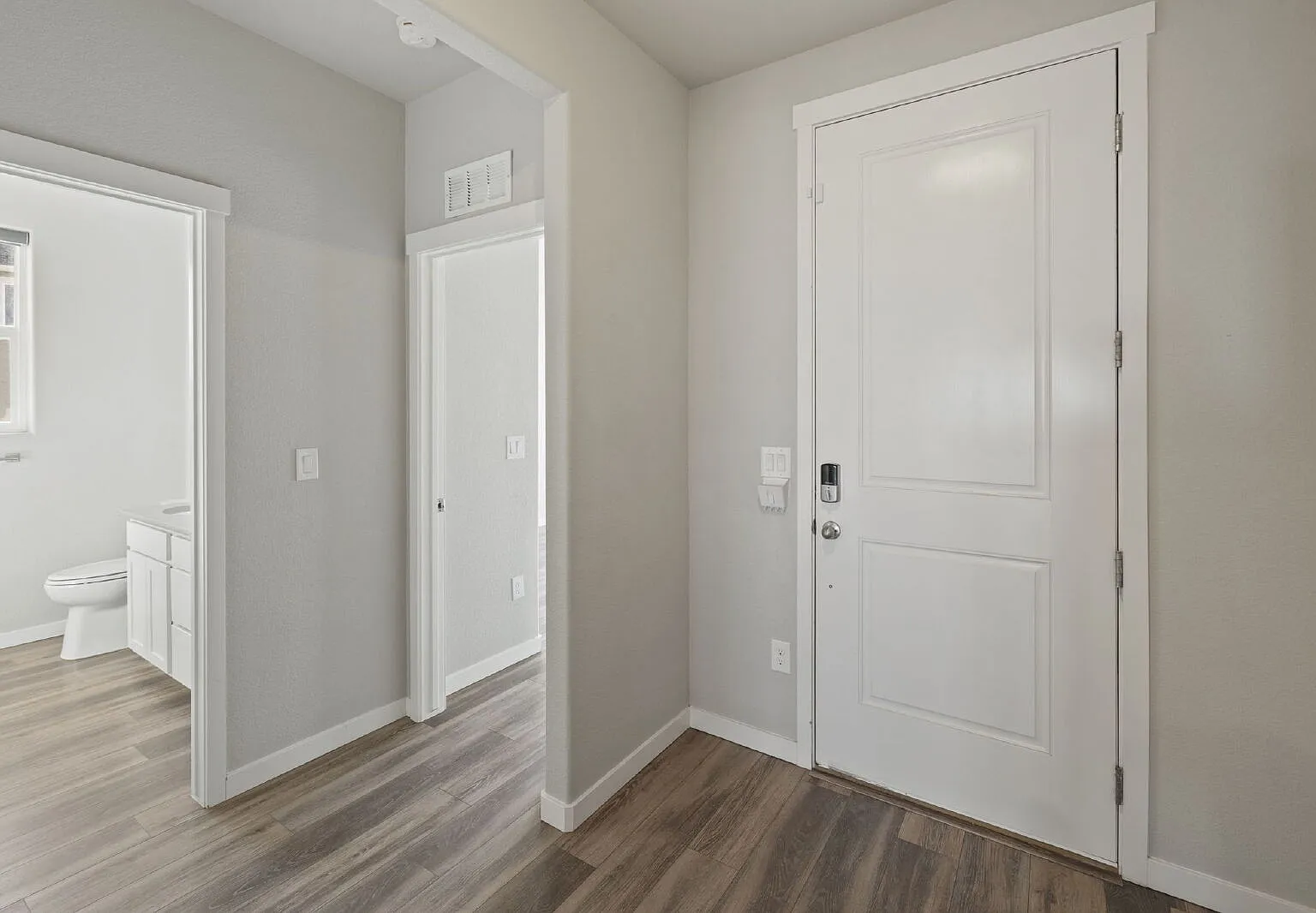 5 bed, 3.0 bath, 3359 sqft, $3,100 — Photo 2