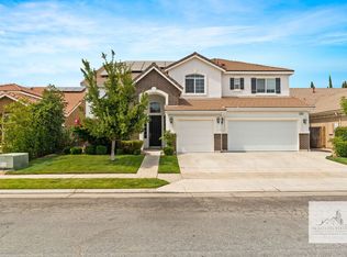 2398 E Prestwick Ave, Fresno, CA 93730