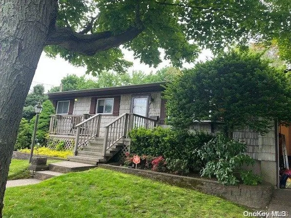 190 Missouri Avenue, Bay Shore, NY 11706
