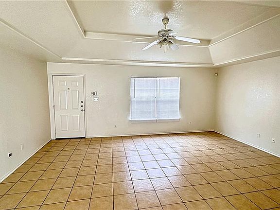 5th image of 2716 Presidio Dr APT 1