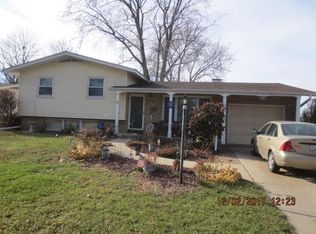 15 S Bereman Rd, Montgomery, IL 60538