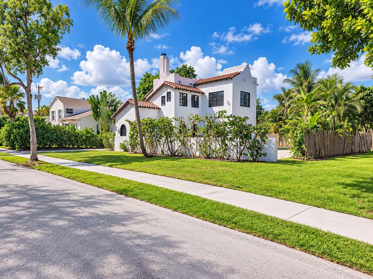 3 bed, 1.5 bath, 1944 sqft, $3,800 — Photo 3