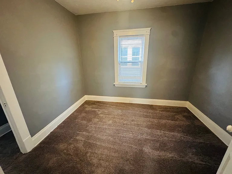 10004 Mt Auburn Ave — Photo 18