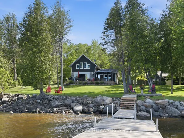106 Whites Beach Trl, Whitewater Region, ON K0J 2L0
