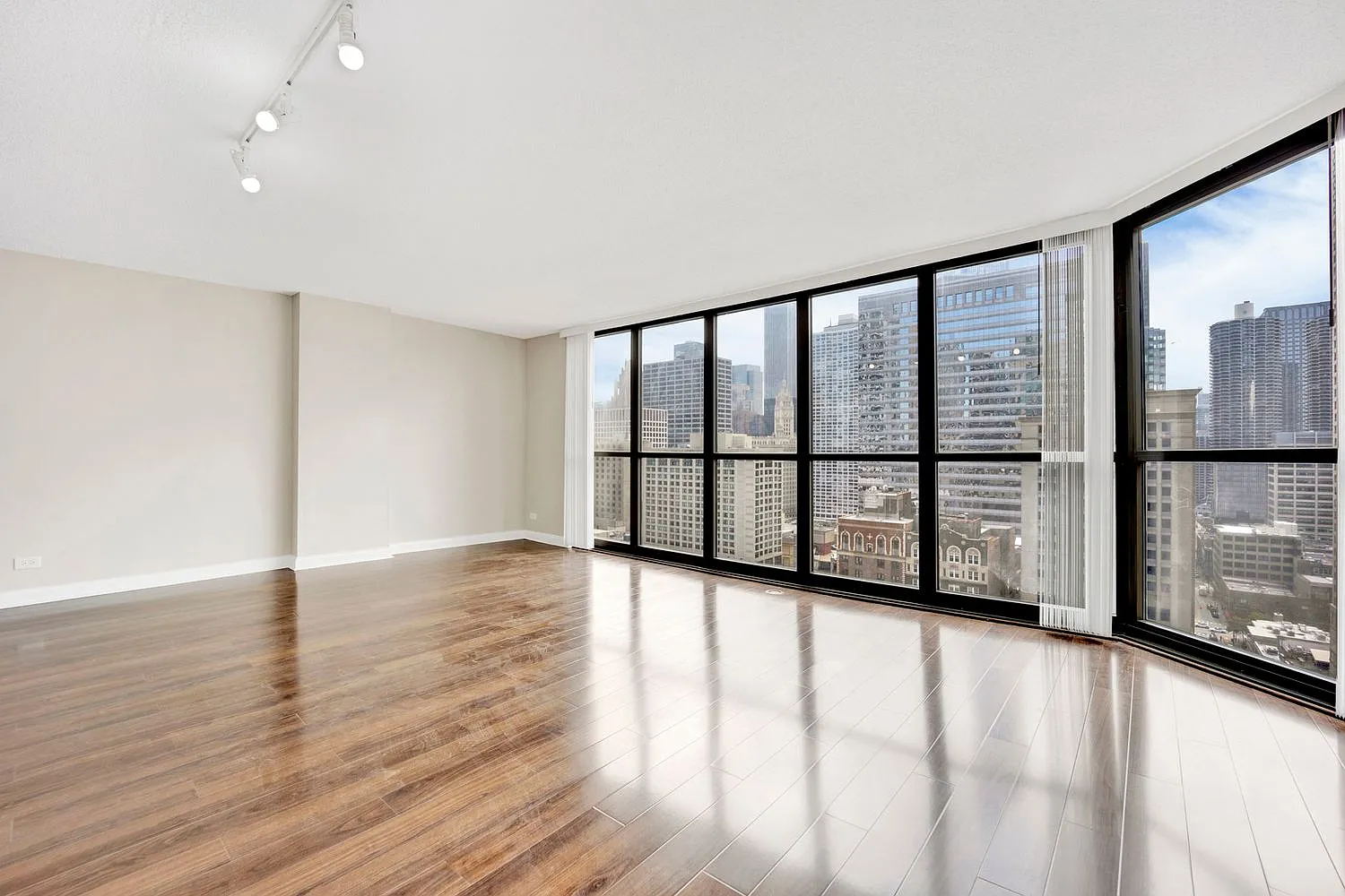 1 bed, 1200 sqft, $2,495 — Photo 3