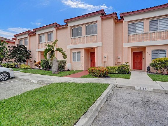 3rd image of 824 NW 208th Dr #824