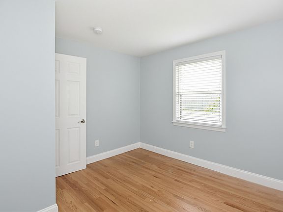5th image of 8 Danville Rd