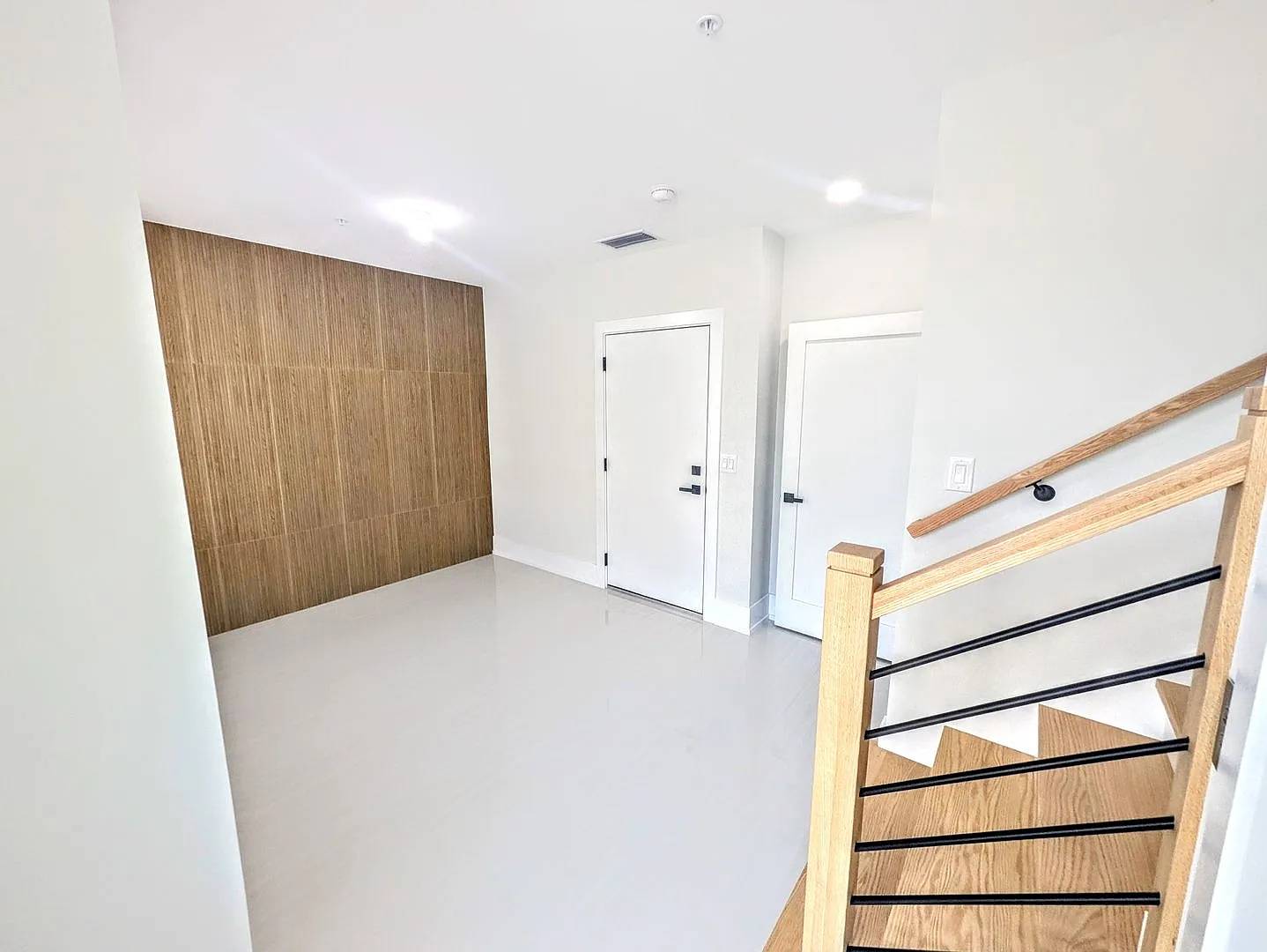 Annual UNfurnished brand new high end townhouse downtown Sarasota — Photo 3
