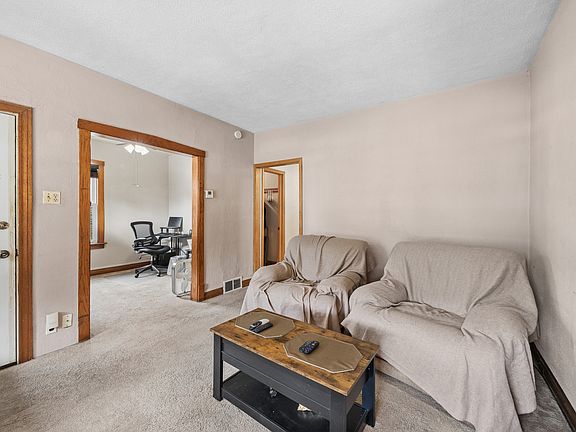 3rd image of 4119 Maple Ave
