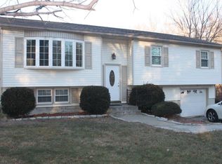 249 Huckleberry Tpke, Wallkill, NY 12589