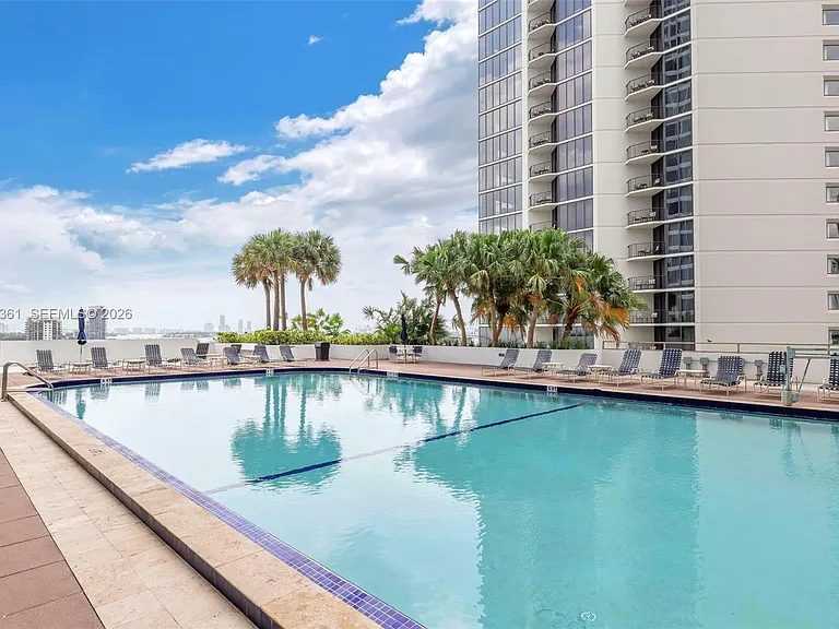 1717 N Bayshore Dr #A-1132 — Photo 10