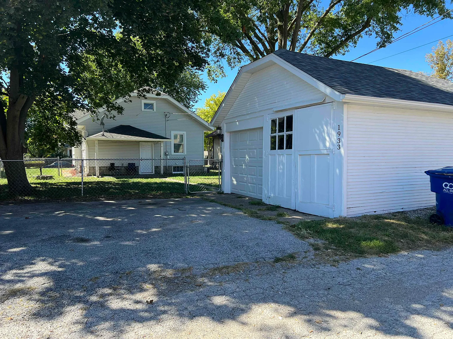 2 bed, 962 sqft, $1,395 — Photo 2