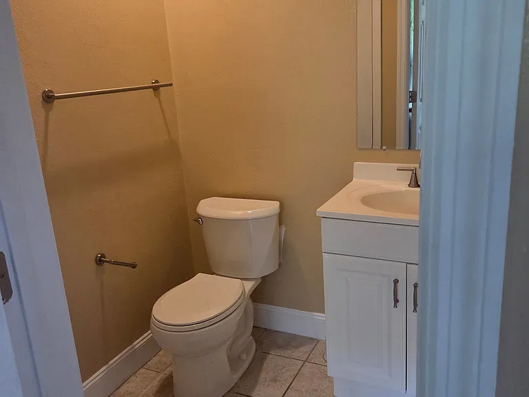 1612 Montgomery Ave — Photo 8