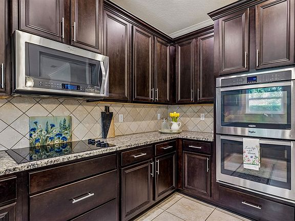 3rd image of 12198 Ridge Crossing Way