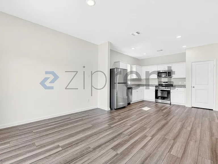1317 Kennedy Rd — Photo 7