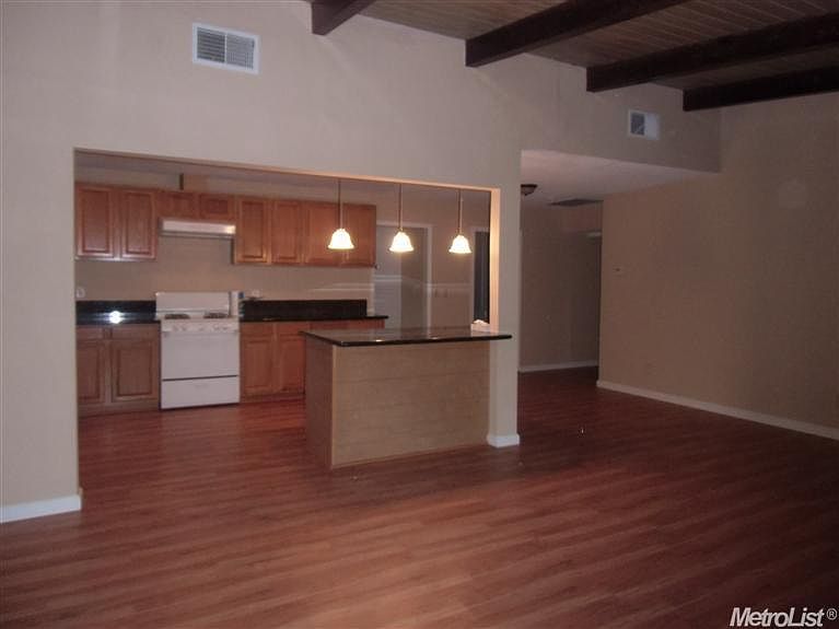 1st image of 2503 Oxford Way