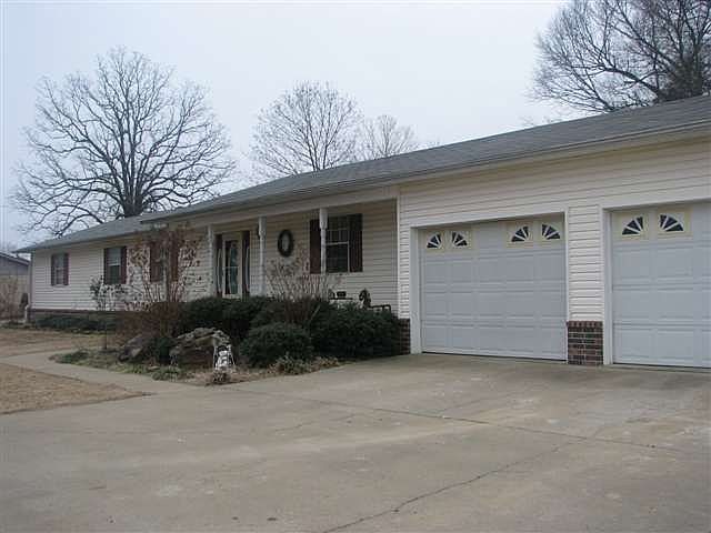 1st image of 115 Underwood Ln
