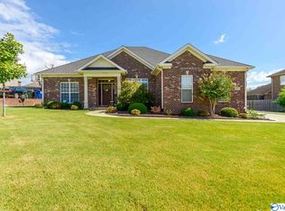 7511 Old Valley Pt, Owens Cross Roads, AL 35763