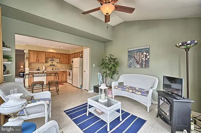 509 Fox Trl — Photo 18