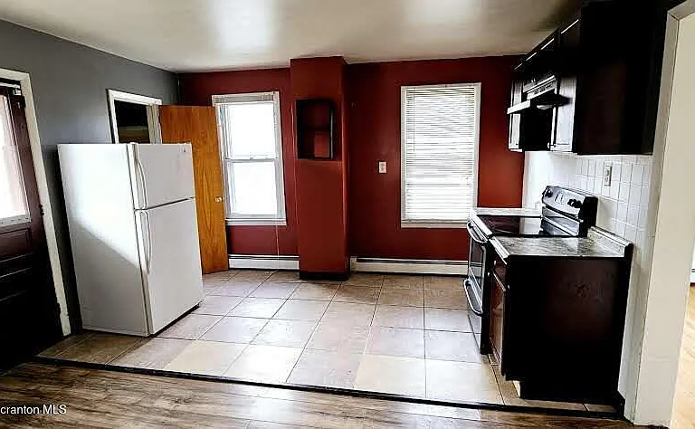 942 E Elm St #2 — Photo 2