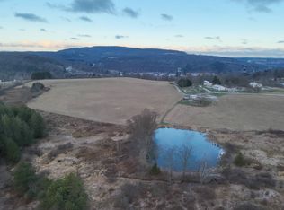 504 Airport Rd, Clifford Township, PA 18421