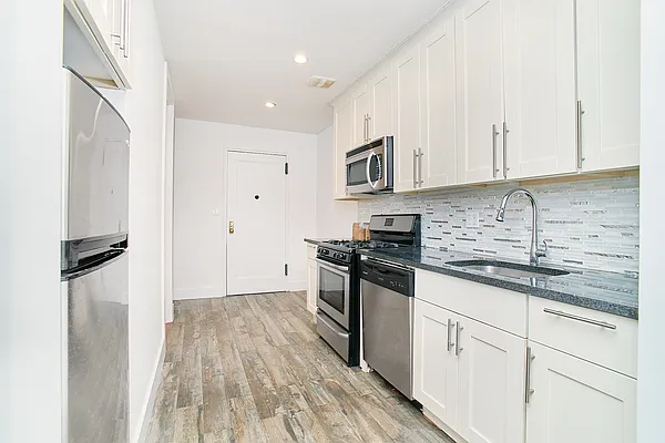 Rented by Corcoran | media 11