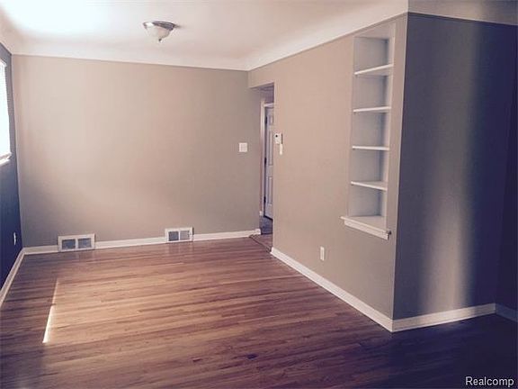 5th image of 23641 Kenosha Ave