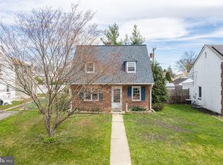 864 Quaint St, Secane, PA 19018